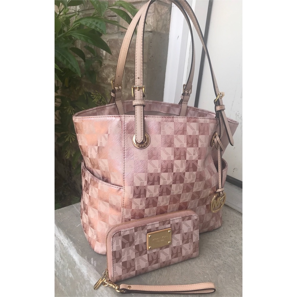 💕WEEKEND SALE💕 Rare MK checkerboard Set
